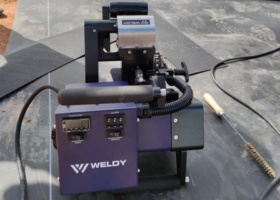 Weldy WGW300 Maszyna do uszczelniania spoin geomembranowych o mocy 1750 W 0,5 -3,0 mm